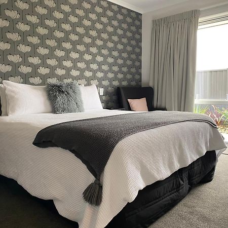Lakeview Terrace Accommodation Кромуел Екстериор снимка